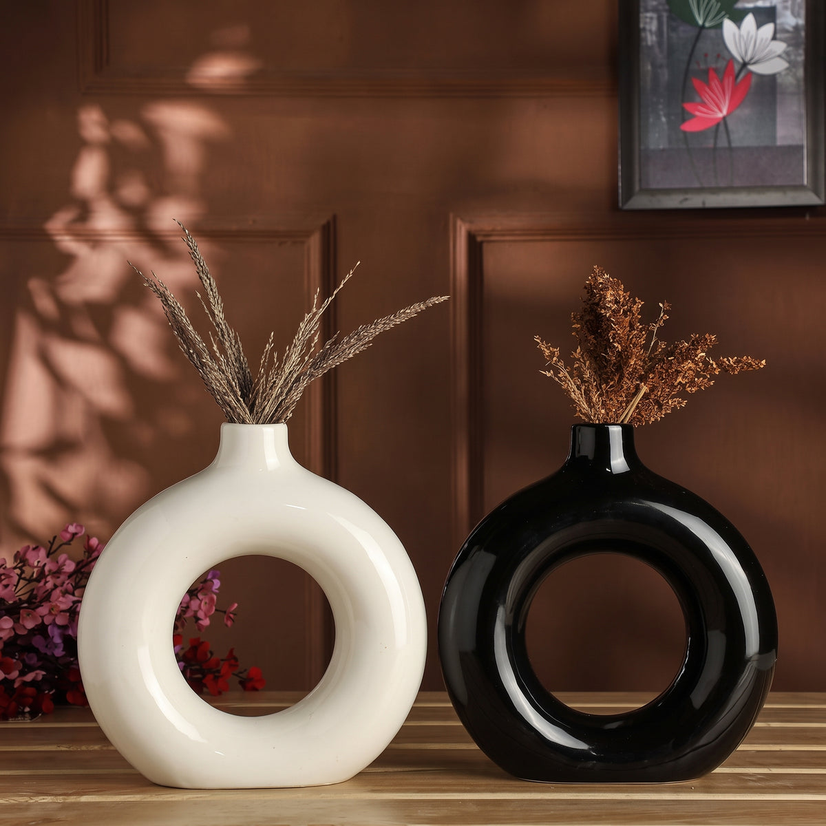 Elegant Donut Shape Ceramic Flower Vase