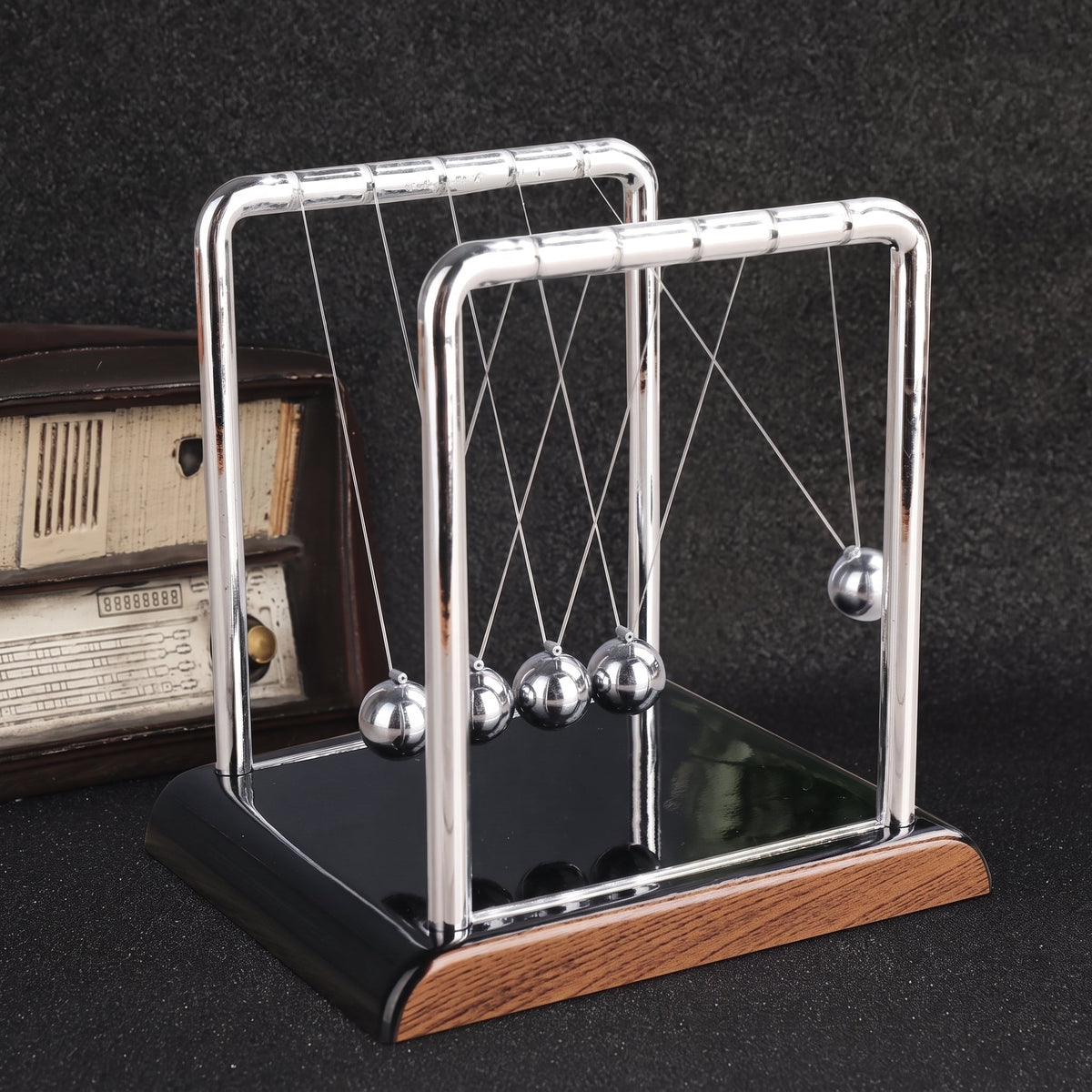 5-Ball Newton Cradle Physics Desk Toy