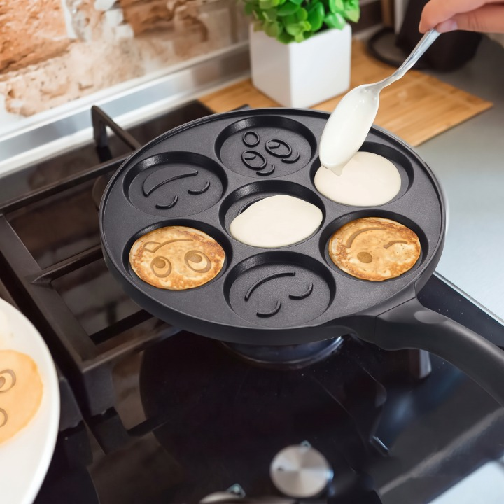 7-Slot Smiley Non-Stick Pancake Frying Pan