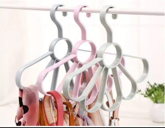 Flower Design 5 Ring Multipurpose Hanger - Duvera